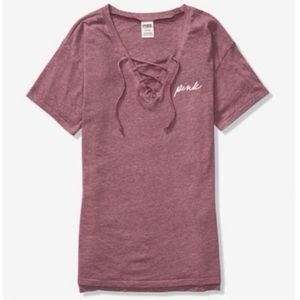 PINK VS CAMPUS LACE UP TEE